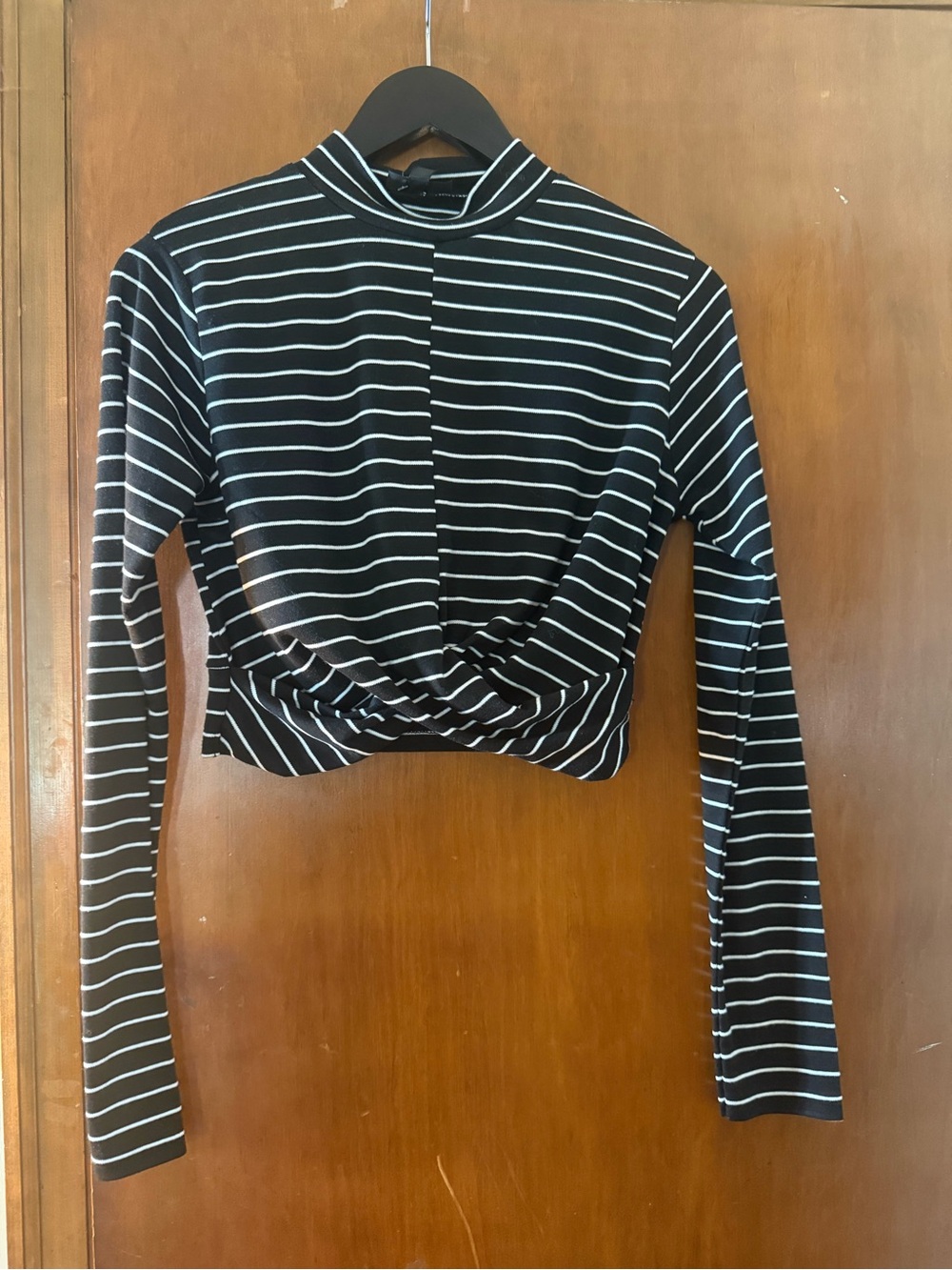 Topshop Black & White Striped Twist-Crop Long Sleeve Top NWT